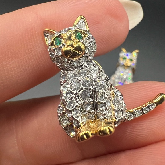 Swarovski Jewelry - Swarovski Tack Pin Cat Crystal Gold Plated